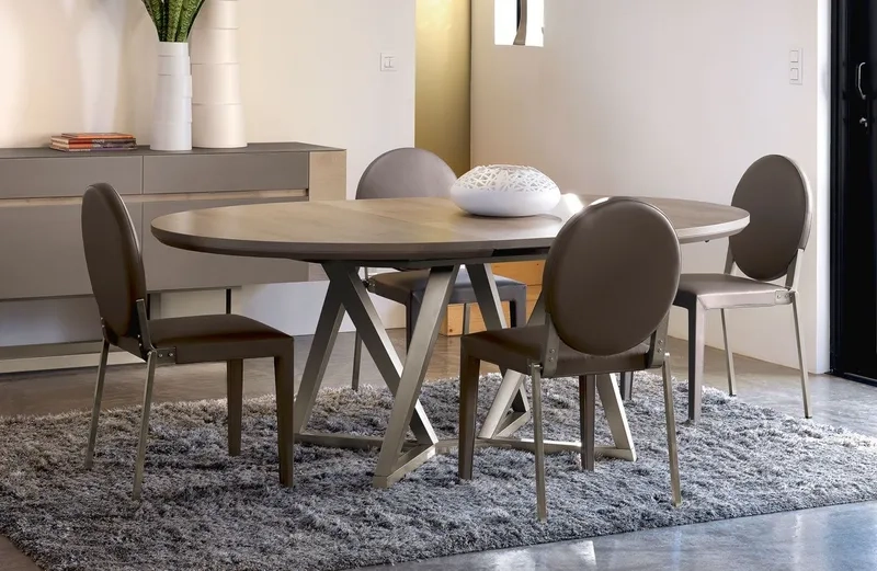 Bàn ăn bầu dục dành cho không gian hẹp vẫn thoải mái sử dụng