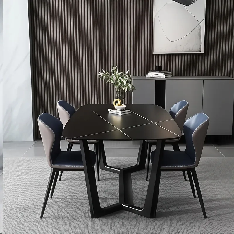 Ảnh bàn ăn chung cư kèm tranh tường trang trí đẹp mắt