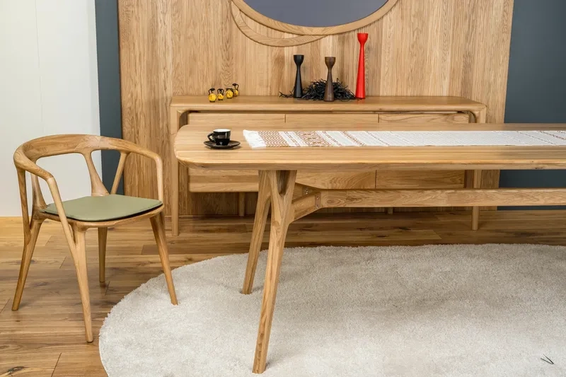 Bàn ăn gỗ sồi kiểu Nhật tối giản mà tinh tế