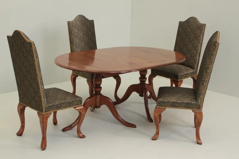 Bàn ăn gỗ sồi kiểu Hàn Quốc hiện đại và thanh lịch