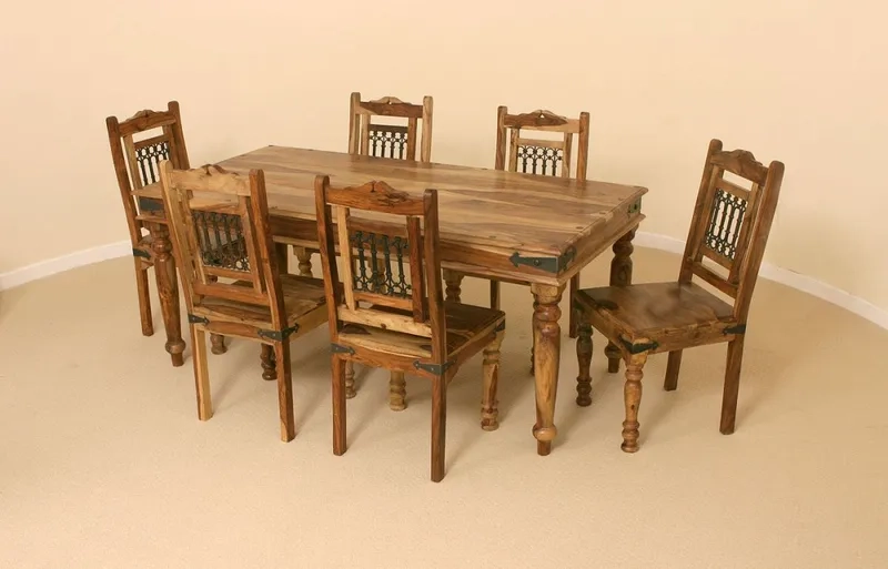 Chọn bàn ăn gỗ sồi phù hợp phong thủy mang tài lộc