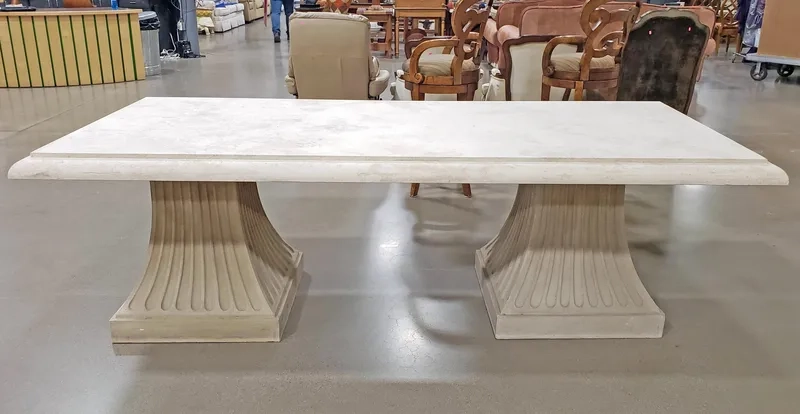 Bàn ăn đá kiểu tối giản mang phong cách hiện đại thanh lịch