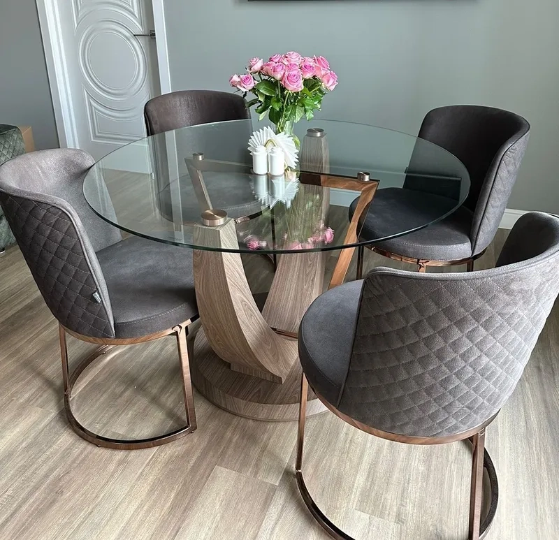 Học cách chọn bàn ăn mặt kính bền để dùng lâu dài và an toàn