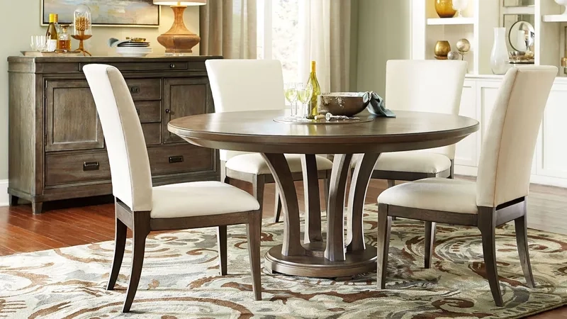 Kết hợp ảnh bàn ăn với ghế bọc da sang trọng và tiện nghi