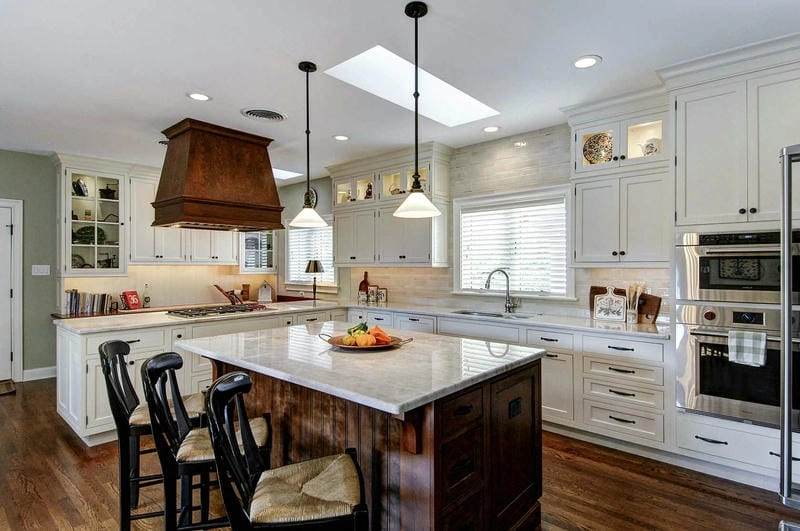 Nhà bếp phong cách Indochine ấm cúng và thanh lịch