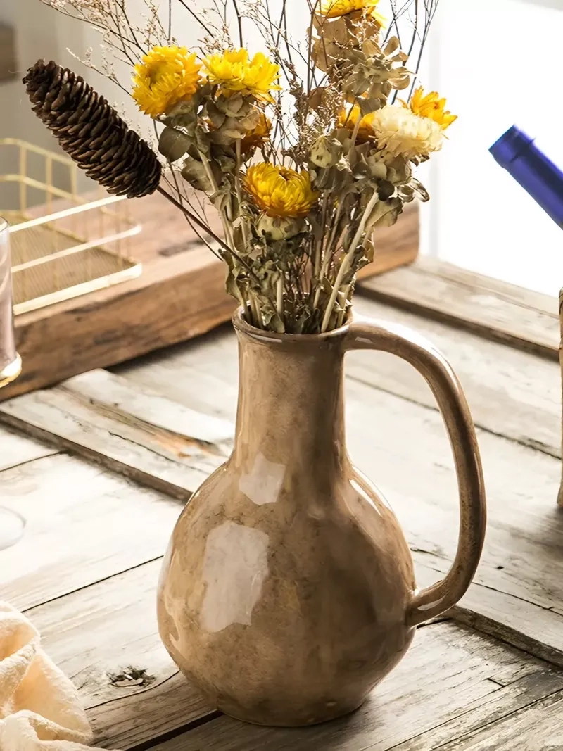 Ảnh bình lọ trang trí bàn ăn tối giản hài hòa