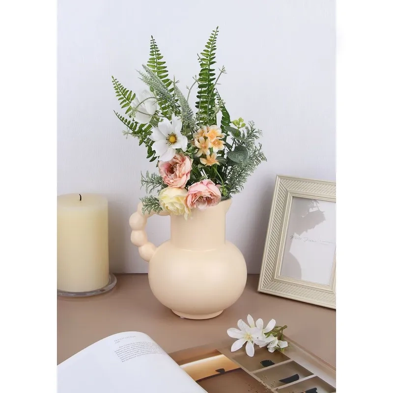 Ảnh bình lọ trang trí bàn ăn thẩm mỹ cuốn hút