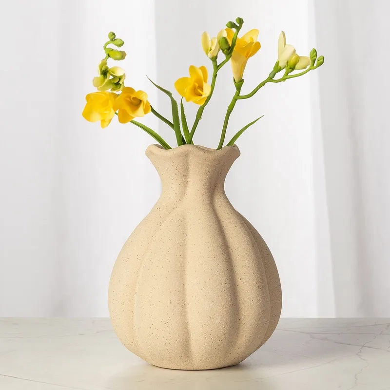 Ảnh bình lọ trang trí bàn ăn decor ấn tượng