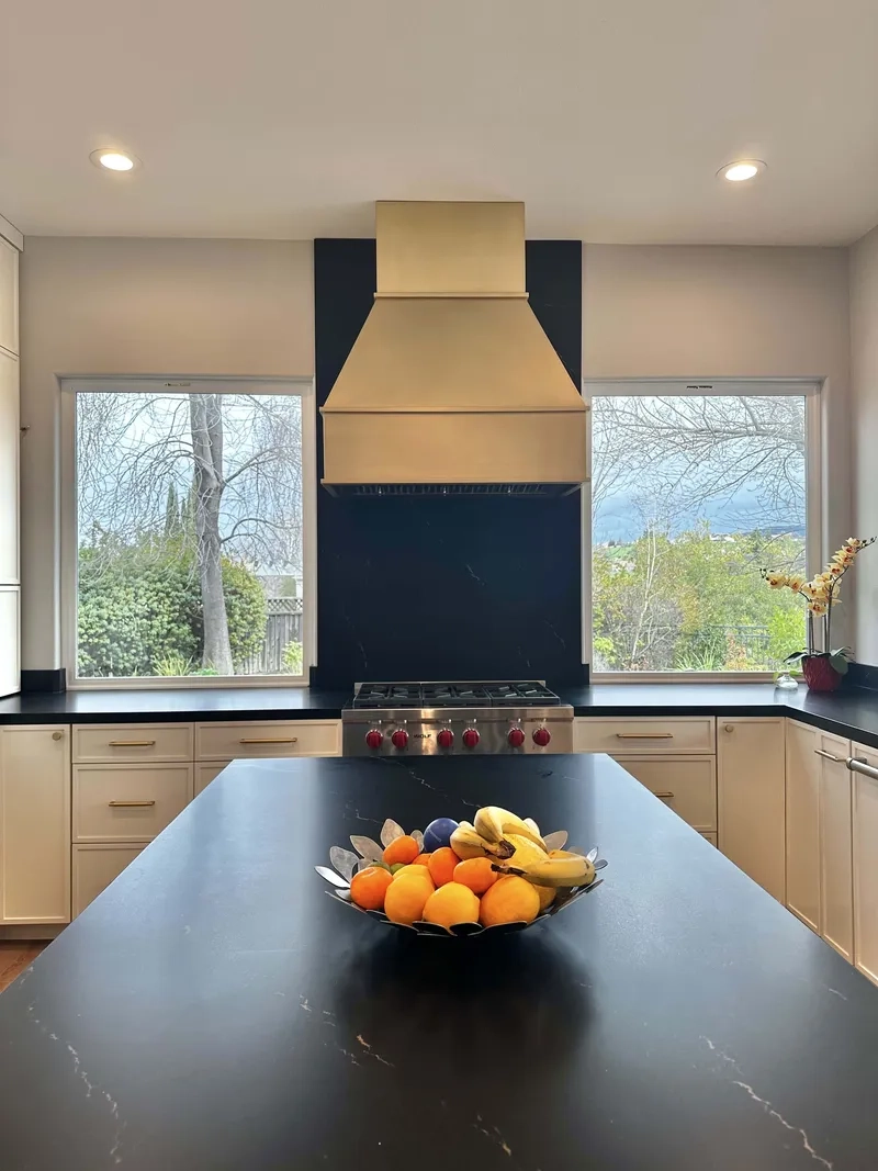 Đá đen hợp phong thủy gia chủ