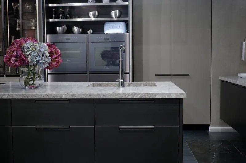 Bàn ăn đá Vicostone tinh tế