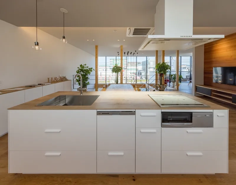 Tiết kiệm không gian với đảo bếp có chậu rửa mini gọn gàng