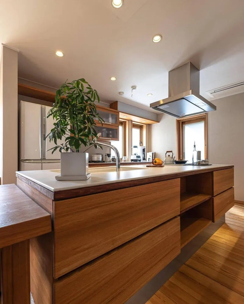 Tiết kiệm chi phí với đảo bếp gỗ công nghiệp chất lượng