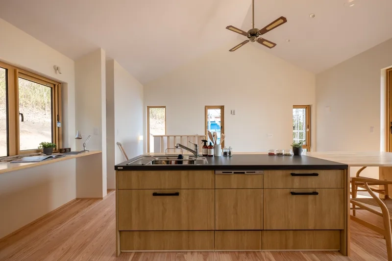 Chiêm ngưỡng ảnh đảo bếp gỗ đẹp chuẩn phong cách nhà Việt