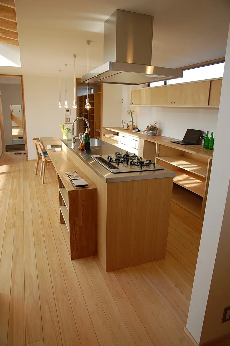 Trang trí ấn tượng với trang trí đảo bếp gỗ hiện đại