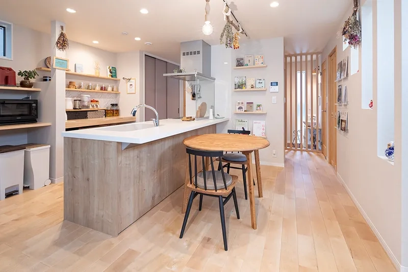 Tiện nghi mọi góc bếp nhờ đảo bếp gỗ tiện nghi