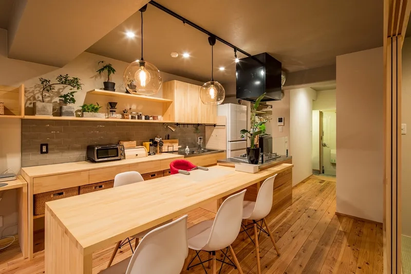 Phù hợp không gian nhỏ với đảo bếp gỗ nhà nhỏ