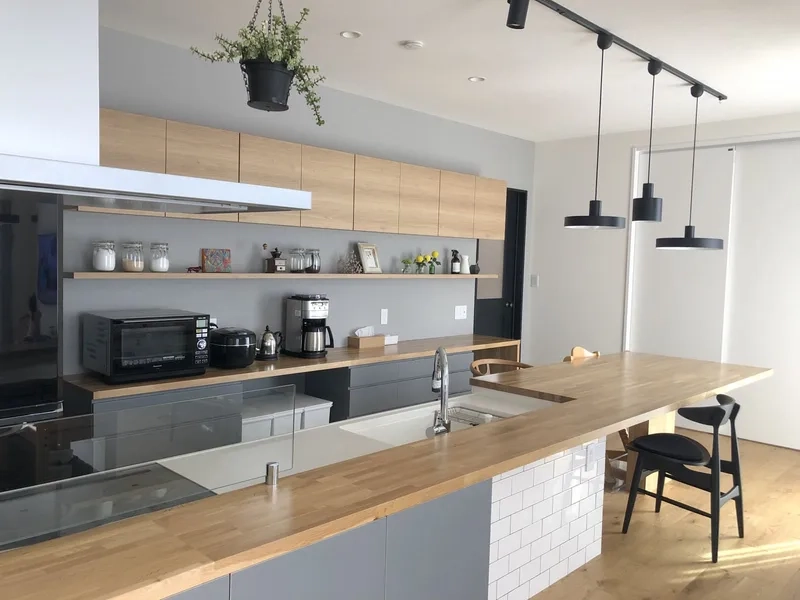 Dễ dàng thi công với thi công đảo bếp kết hợp bàn ăn