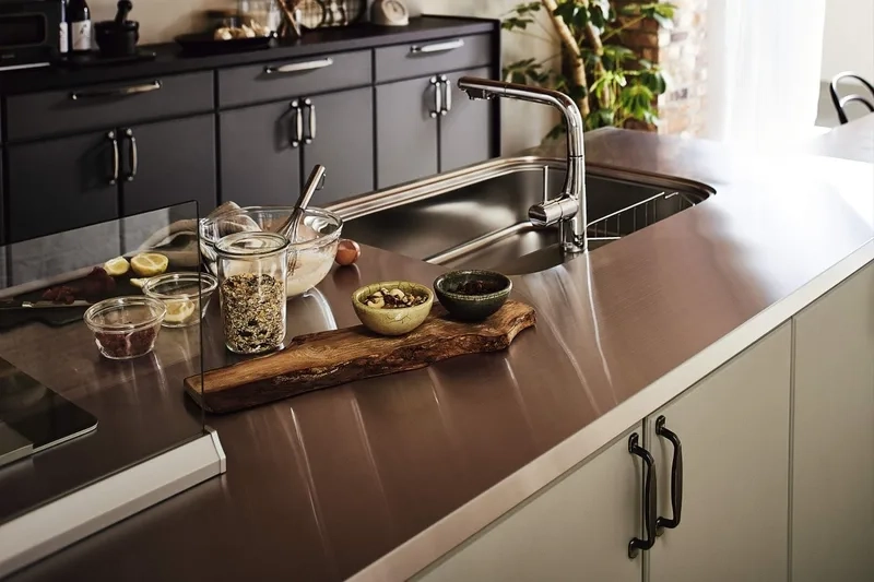 Chạm phong cách châu Âu qua đảo bếp mặt đá phong cách châu âu