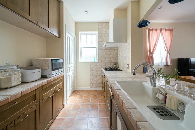 Decor nhà bếp nhỏ hài hòa cho sinh hoạt hàng ngày