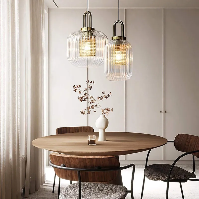 Đèn thả bàn ăn hài hòa ảnh đèn thả bàn ăn tối giản