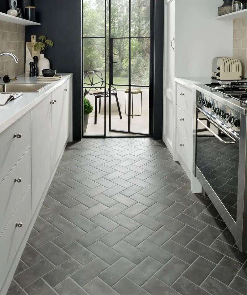 Thi công gạch lát bếp chuyên nghiệp