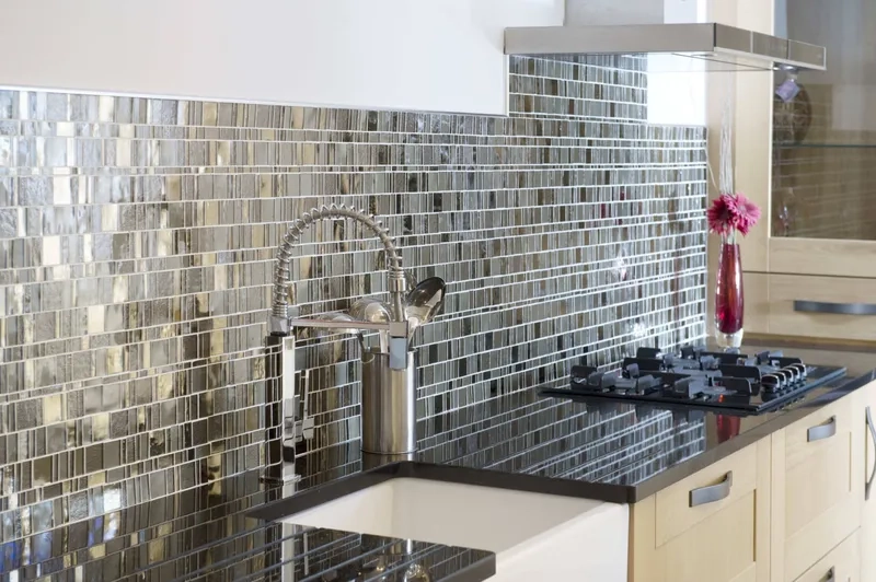 Gạch Mosaic hình vuông ốp bếp