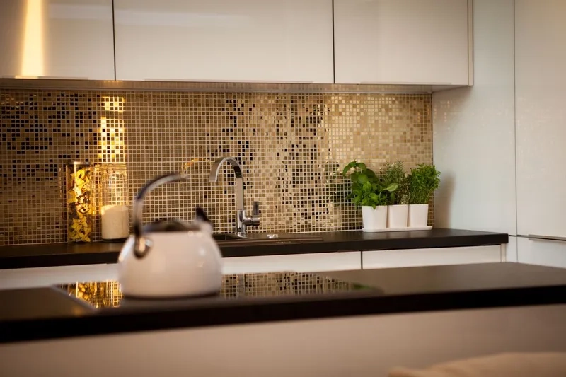 Gạch Mosaic lục giác ốp bếp cá tính