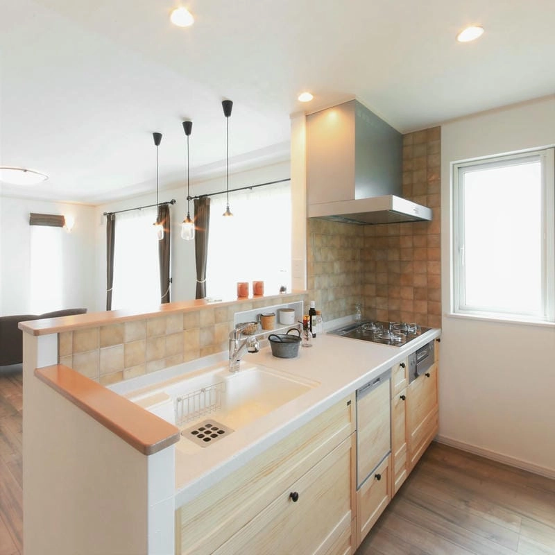 Gạch ốp tường nhà bếp bền đẹp theo thời gian