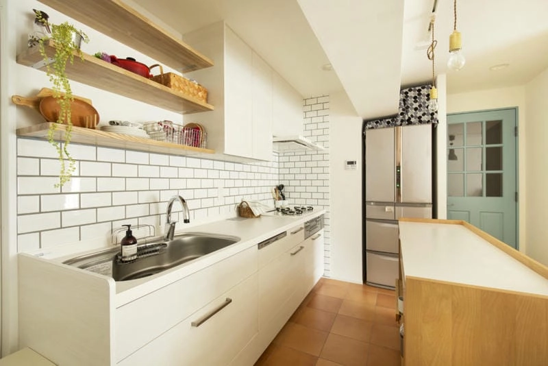 Gạch ốp bếp sang trọng tạo cảm giác tinh tế