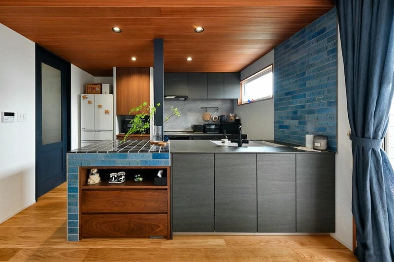 Gạch ốp nhà bếp đảm bảo thẩm mỹ và độ bền