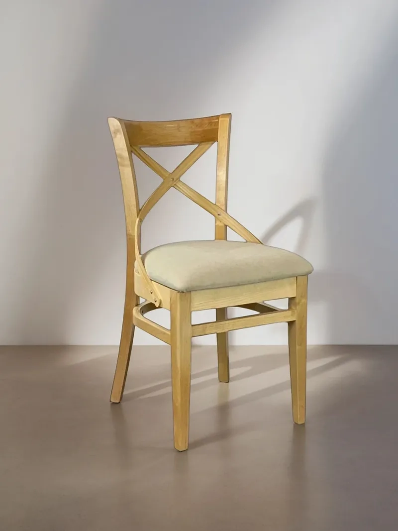 Ảnh ghế ăn gỗ phổ biến được nhiều gia đình chọn