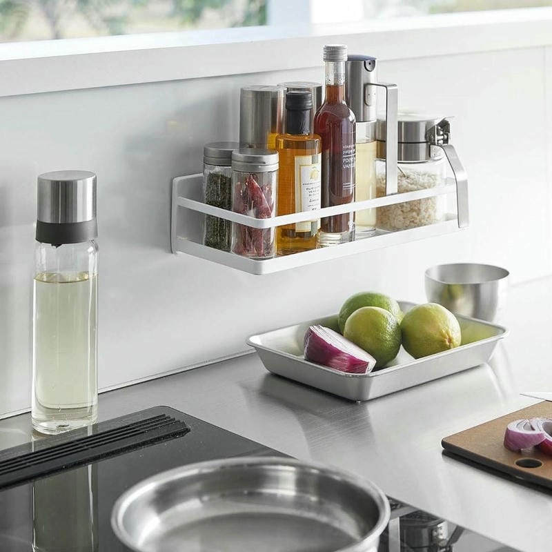 Giá đựng gia vị treo tường tiết kiệm diện tích