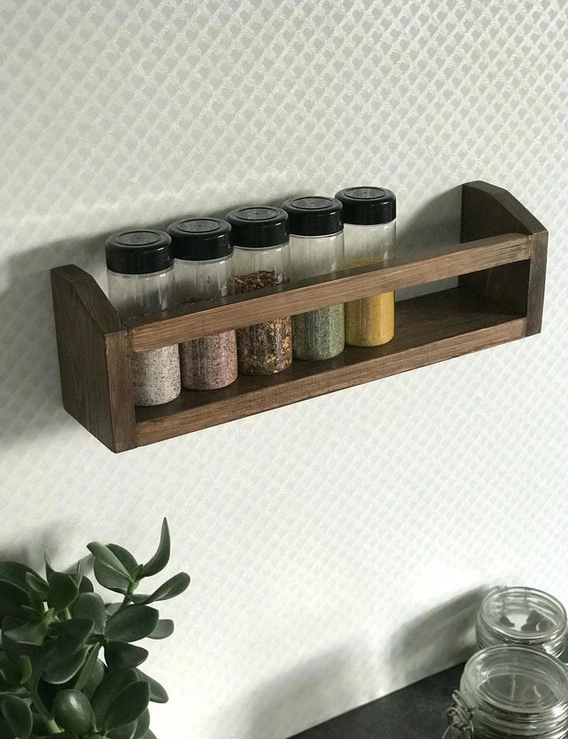 Kệ gia vị treo tường đẹp tạo điểm nhấn tinh tế