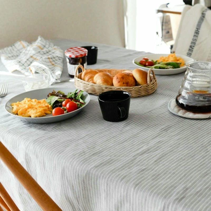 Tấm trải bàn ăn bảo vệ mặt bàn hiệu quả