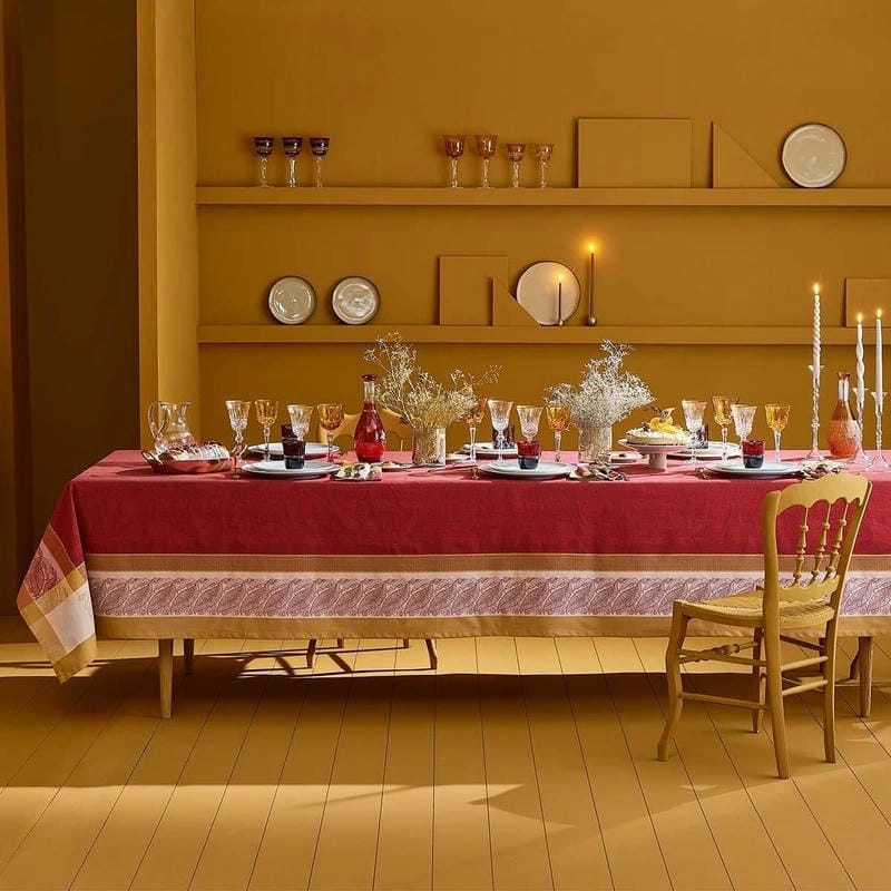 Mẫu khăn trải bàn đa dạng phong cách trang trí