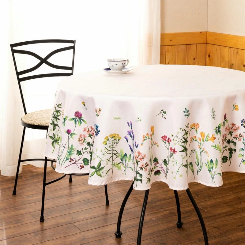 Các mẫu khăn trải bàn đáp ứng nhiều nhu cầu