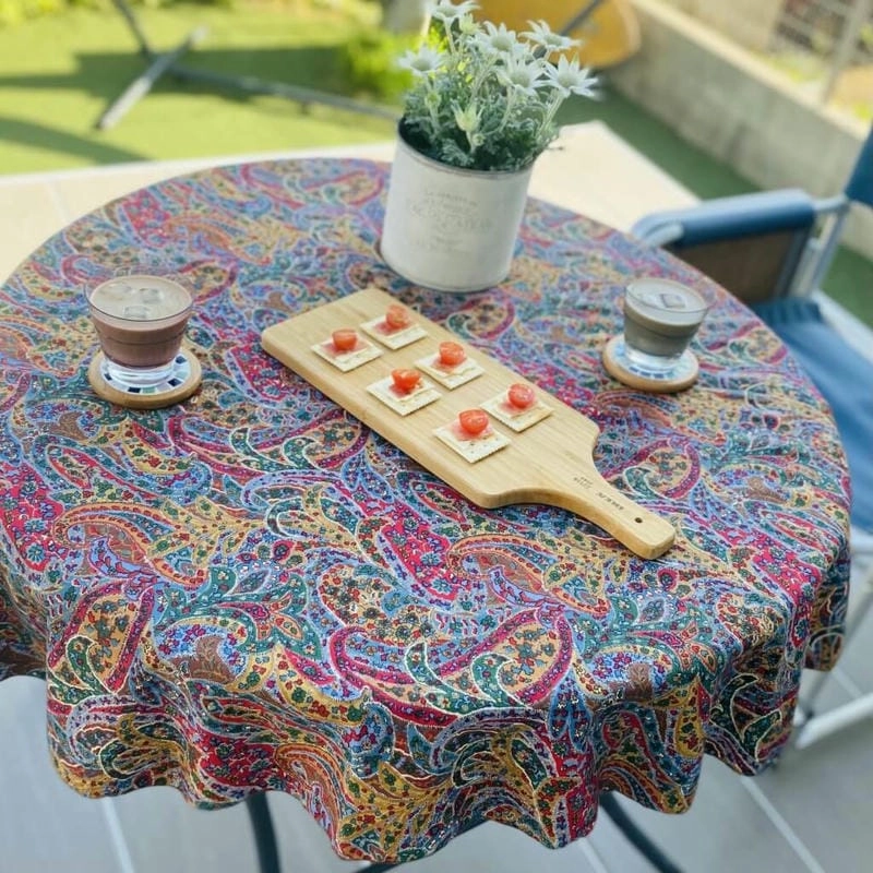 Khăn trải bàn decor tạo dấu ấn cho bàn ăn