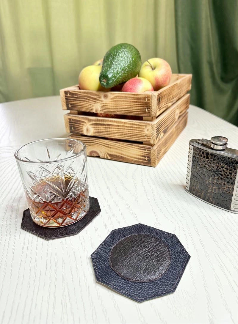 Lót ly đẹp giúp bàn trà thêm sang trọng