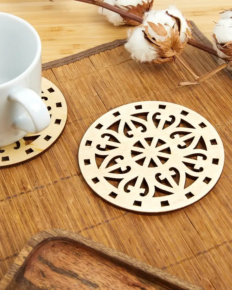 Lót ly thấm nước giúp bàn luôn khô thoáng