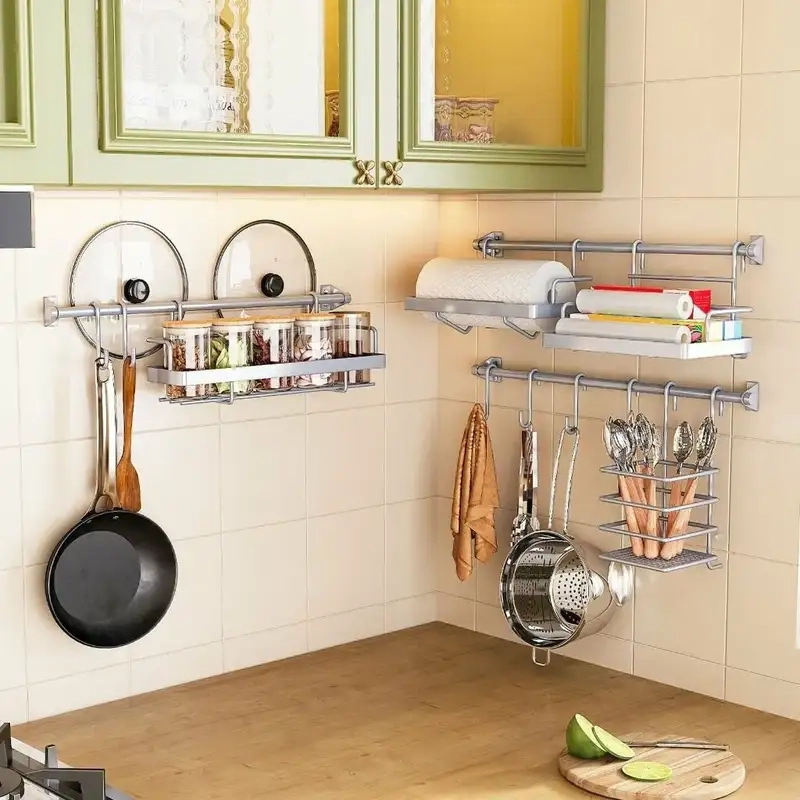 Thanh treo nhà bếp tạo điểm nhấn cho không gian