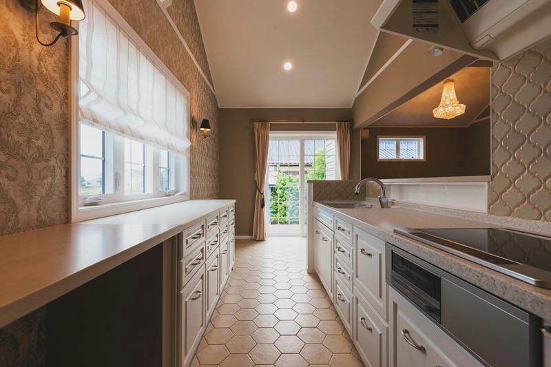 Sàn phòng bếp ảnh hưởng trực tiếp đến sinh hoạt