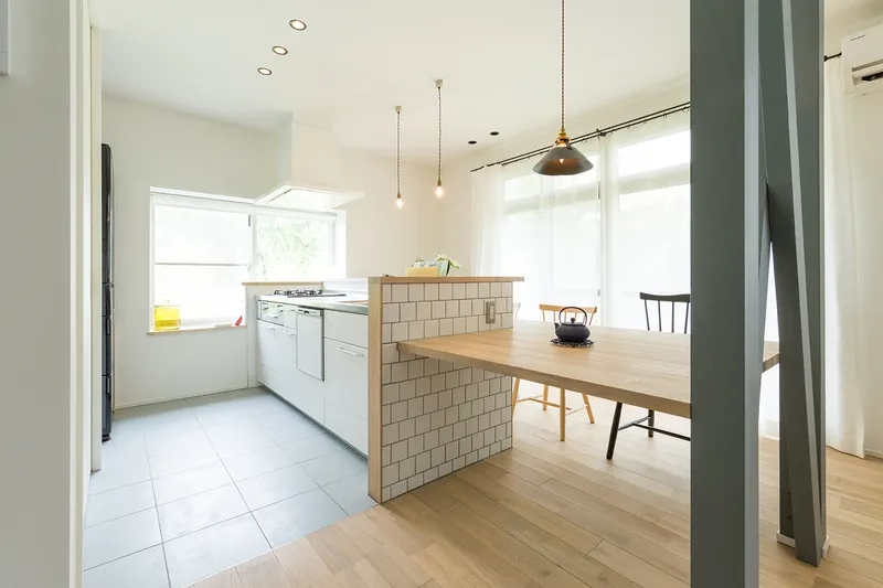 Sử dụng sàn gỗ ốp bếp chịu nước