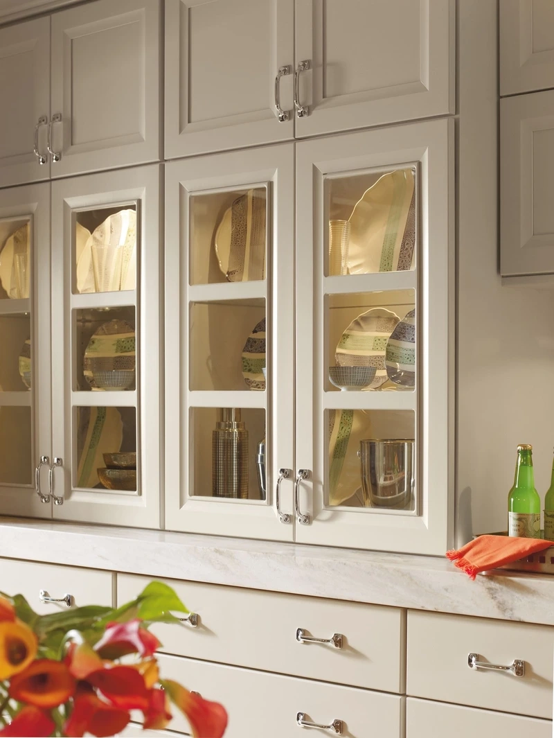 Lựa chọn phù hợp cho tủ bếp cánh kính nhà phố