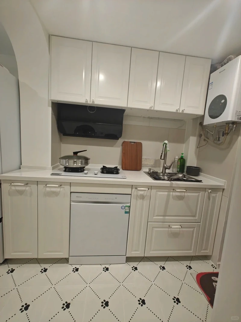 Gọn gàng khoa học tủ bếp chữ i tiết kiệm diện tích