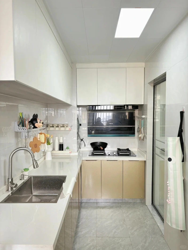 Khẳng định đẳng cấp với tủ bếp chữ L sang trọng