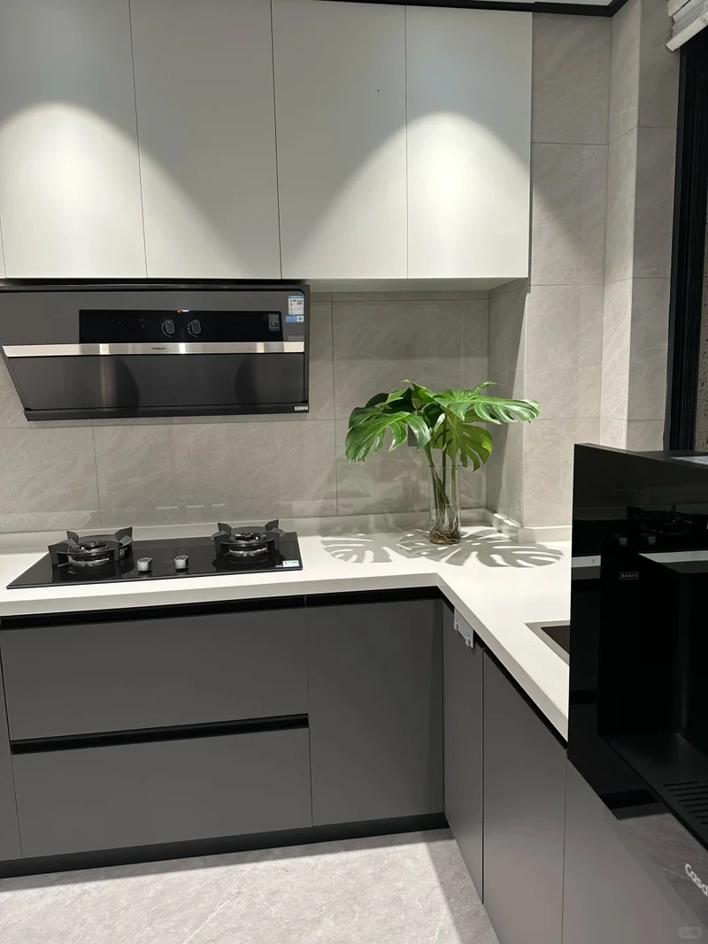 Thiết kế hài hòa tủ bếp chữ L đẹp cho chung cư