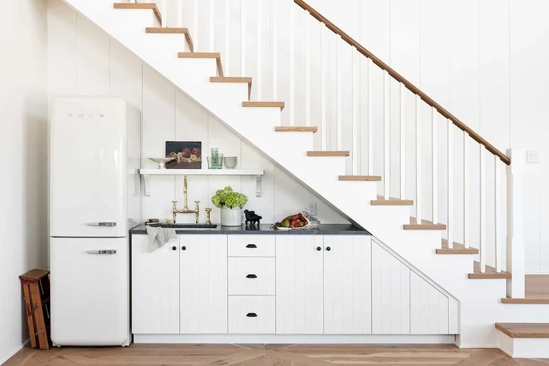 Trải nghiệm tiện ích từ tủ bếp gầm cầu thang thông minh