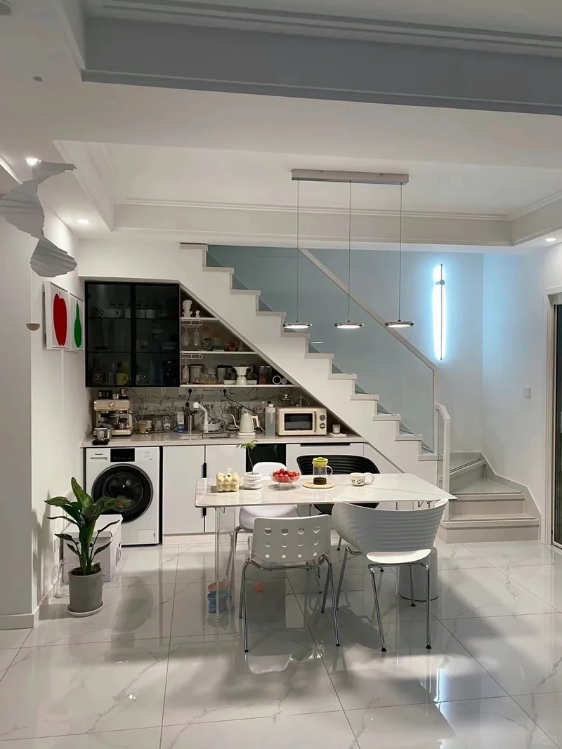 Giải pháp kinh tế từ tủ bếp gầm cầu thang giá rẻ