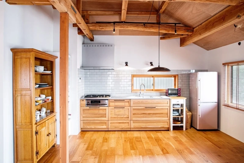 Vẻ đẹp mộc mạc của tủ bếp gỗ sồi màu tự nhiên