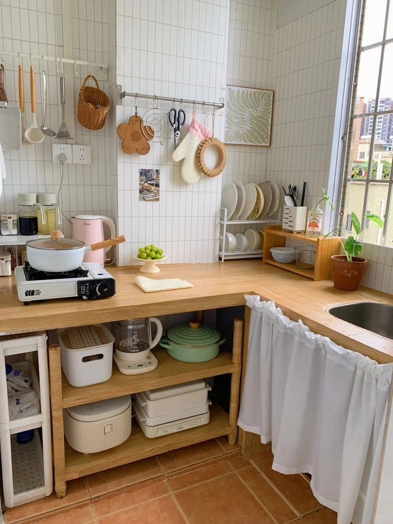 Không gian quây quần với tủ bếp gỗ tự nhiên chữ U